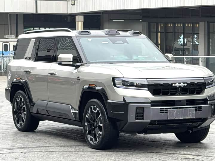 Фото 3 - BYD FangChengBao Leopard 8