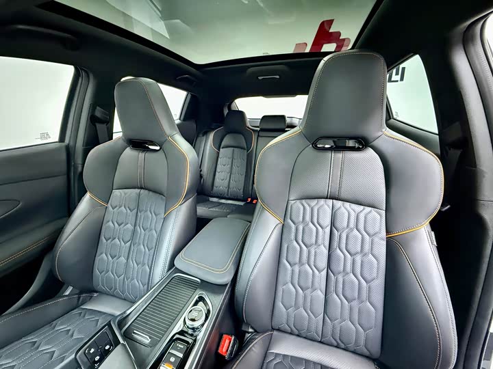 Фото 10 - Changan UNI-T