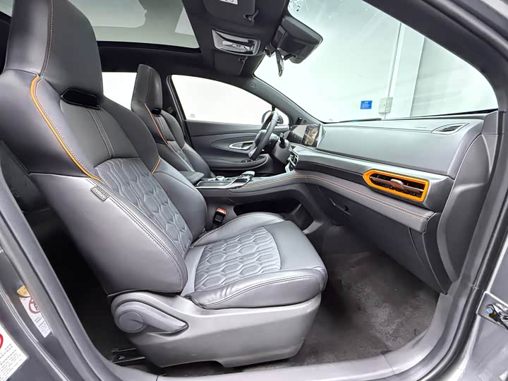 Фото 9 - Changan UNI-T