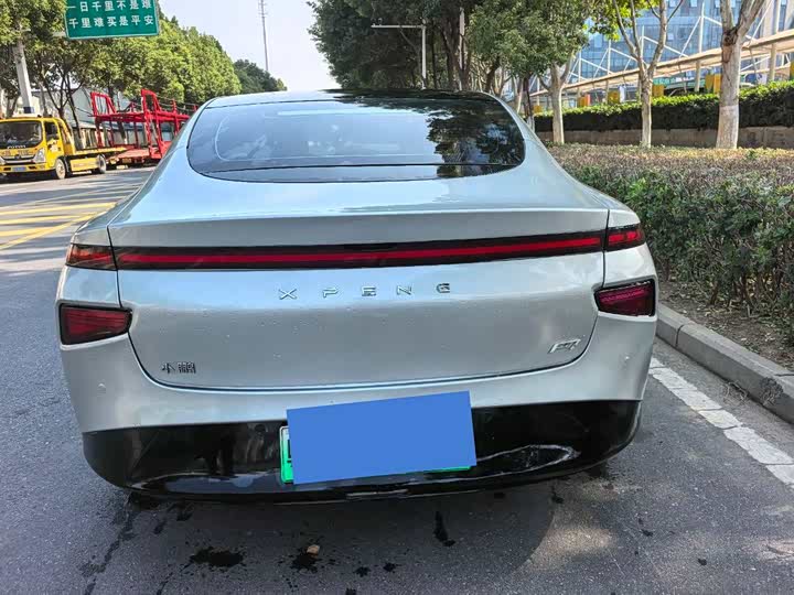 Фото 5 - XPeng P7