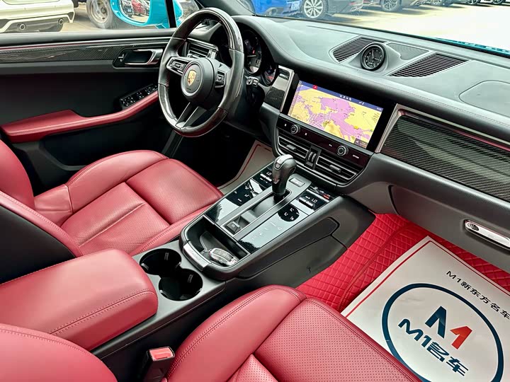 Фото 13 - Porsche Macan