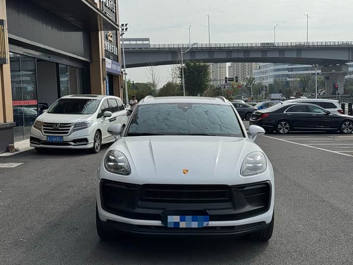 Фото 2 - Porsche Macan