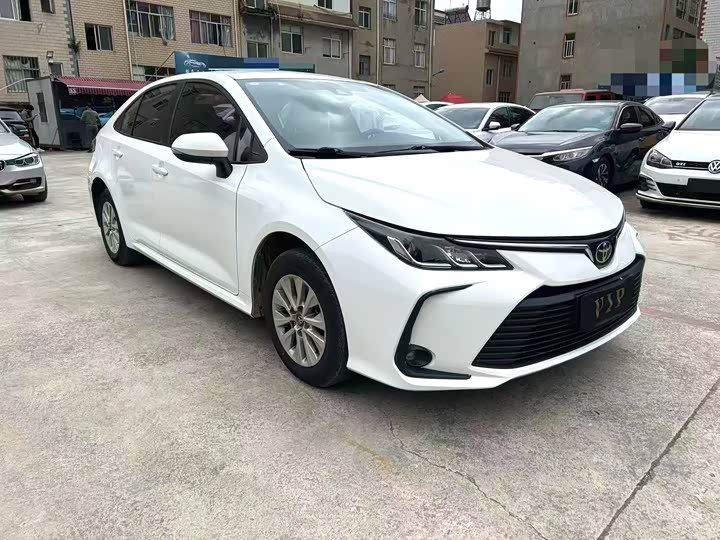 Фото 3 - Toyota Corolla