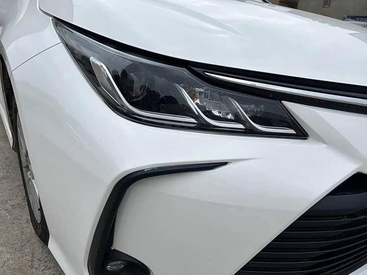 Фото 4 - Toyota Corolla