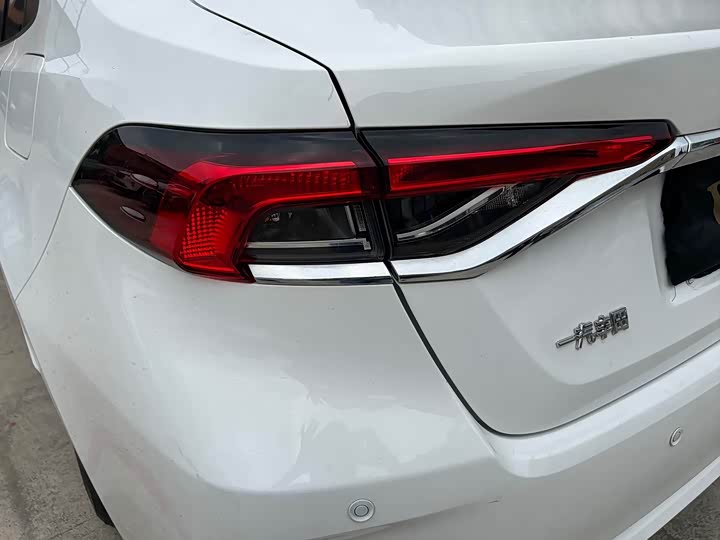 Фото 5 - Toyota Corolla