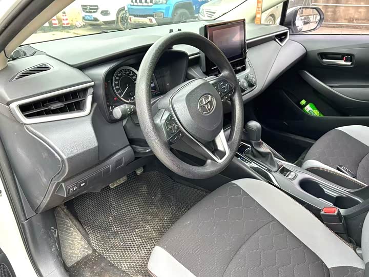 Фото 6 - Toyota Corolla