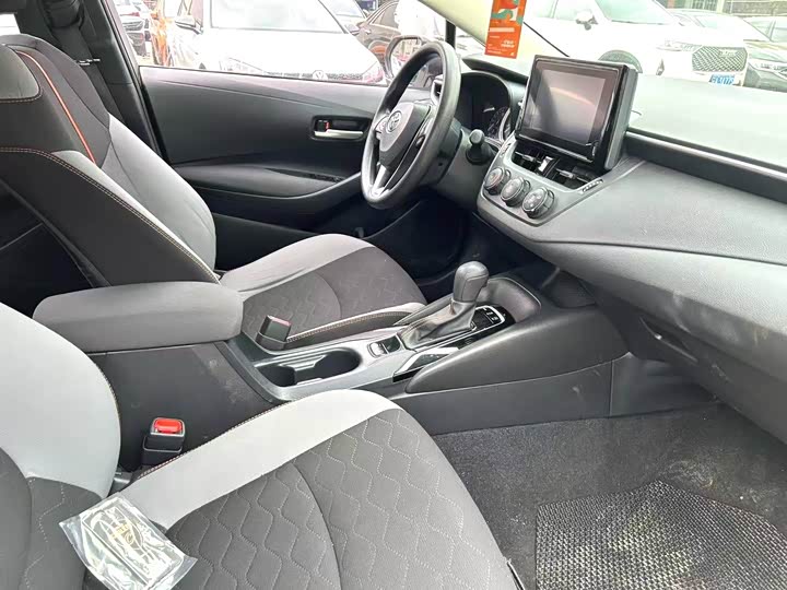 Фото 7 - Toyota Corolla