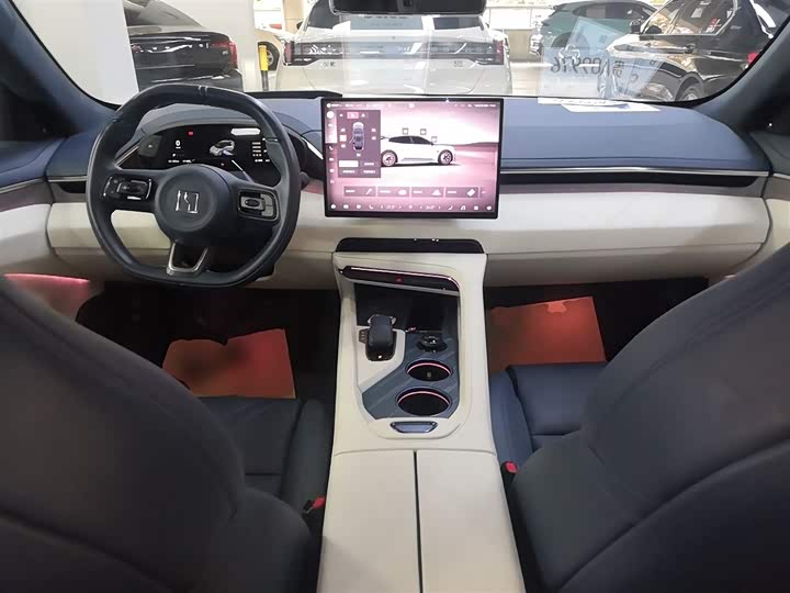 Фото 10 - Zeekr 001