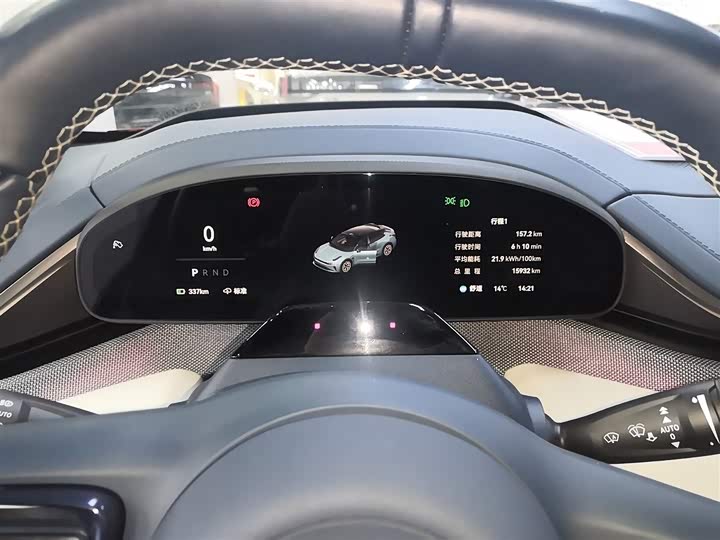 Фото 12 - Zeekr 001