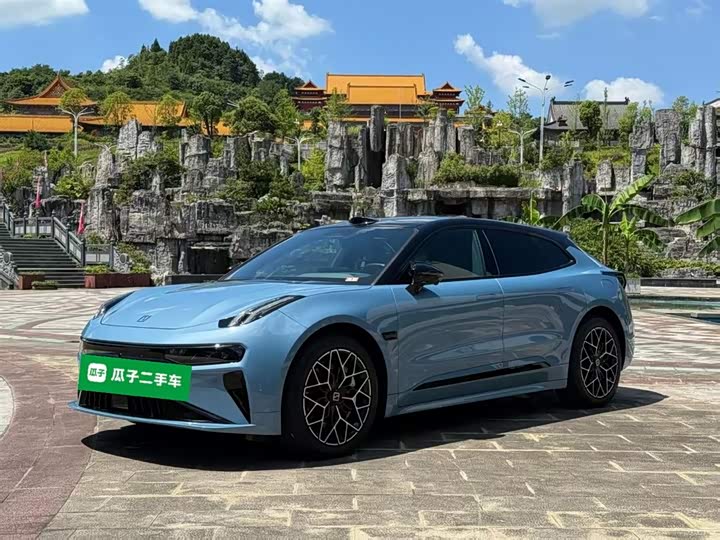 Фото 2 - Zeekr 001