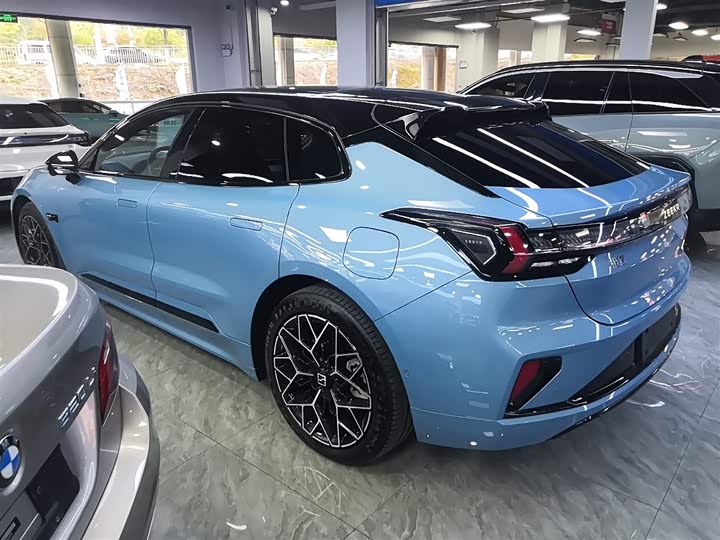 Фото 5 - Zeekr 001