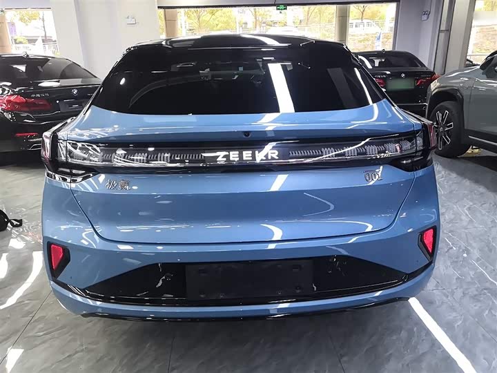 Фото 6 - Zeekr 001