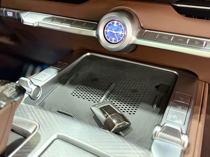 Фото 12 - Tank 700 Hybrid