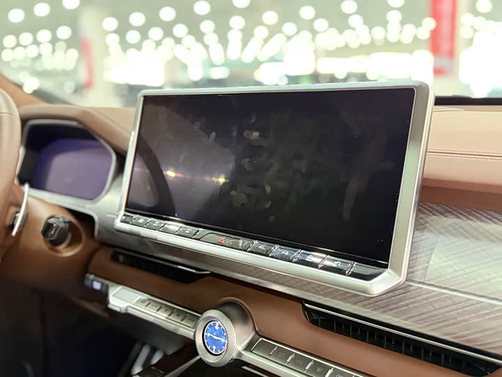 Фото 8 - Tank 700 Hybrid