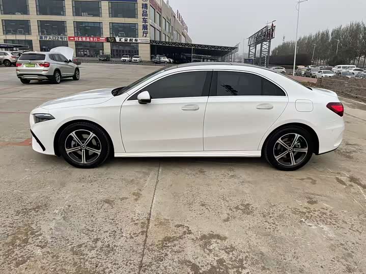 Фото 10 - Mercedes-Benz A-Class