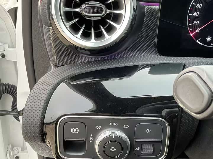 Фото 21 - Mercedes-Benz A-Class