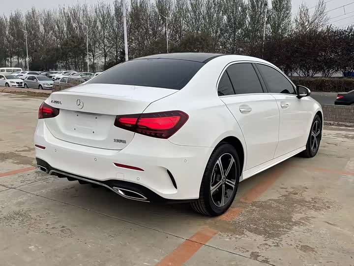 Фото 9 - Mercedes-Benz A-Class