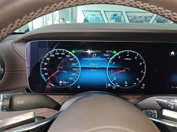 Фото 12 - Mercedes-Benz E-Class