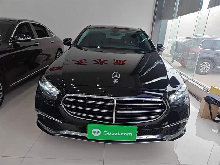 Фото 3 - Mercedes-Benz E-Class