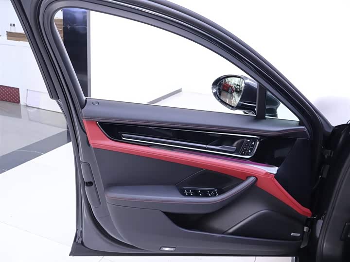 Фото 19 - Porsche Panamera