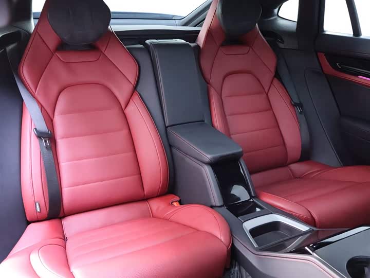 Фото 24 - Porsche Panamera