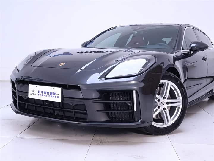 Фото 3 - Porsche Panamera
