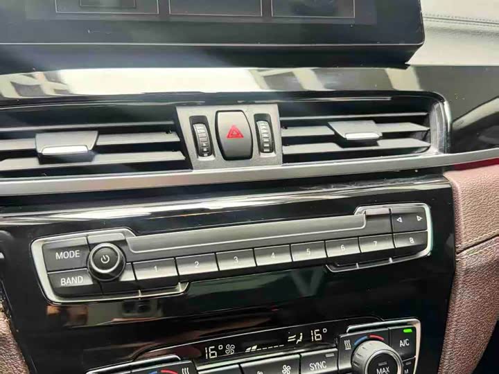 Фото 12 - BMW X2