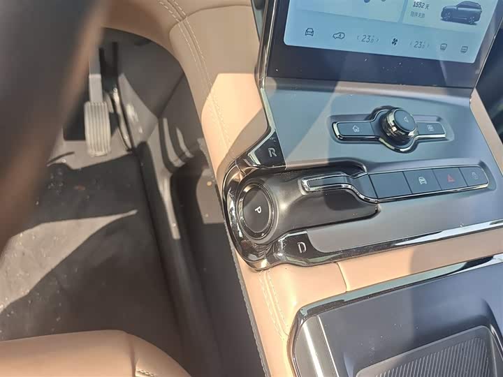 Фото 14 - Nio ES6