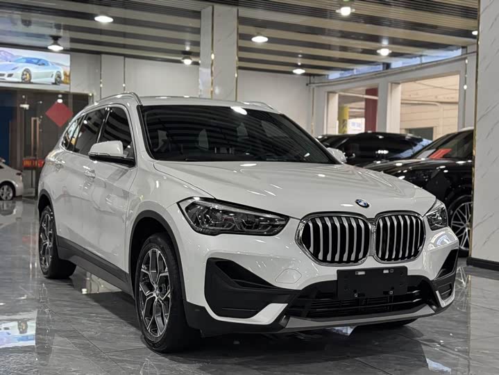 Фото 3 - BMW X1