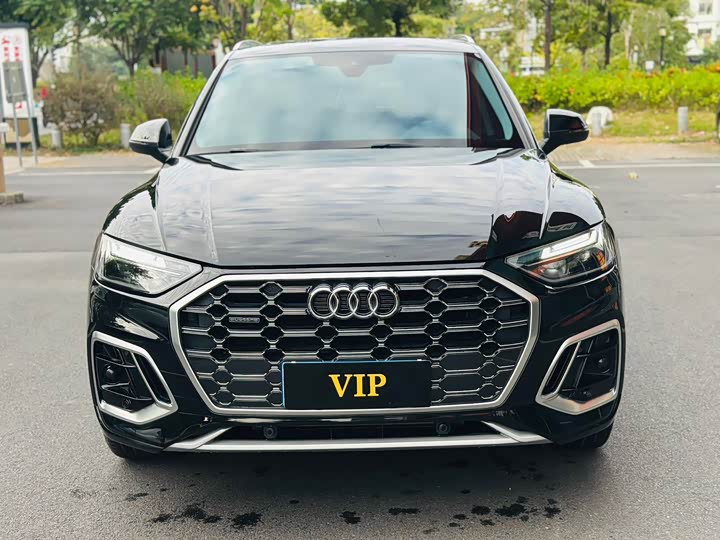 Фото 2 - Audi Q5L