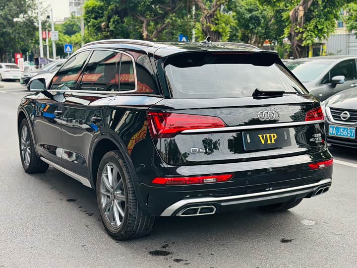 Фото 4 - Audi Q5L