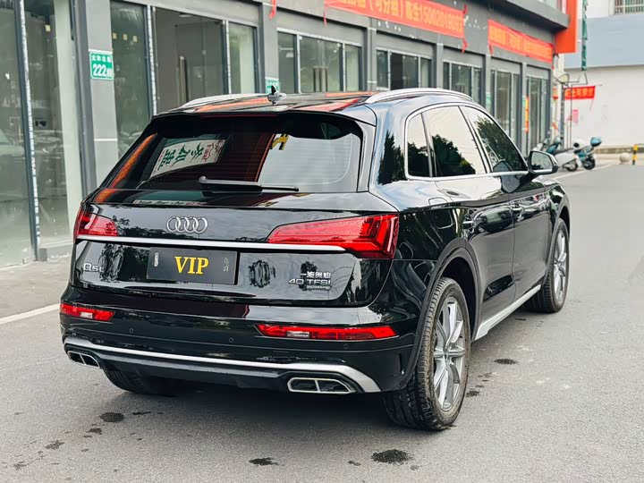 Фото 6 - Audi Q5L