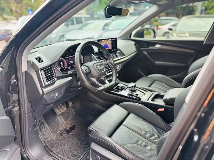 Фото 7 - Audi Q5L