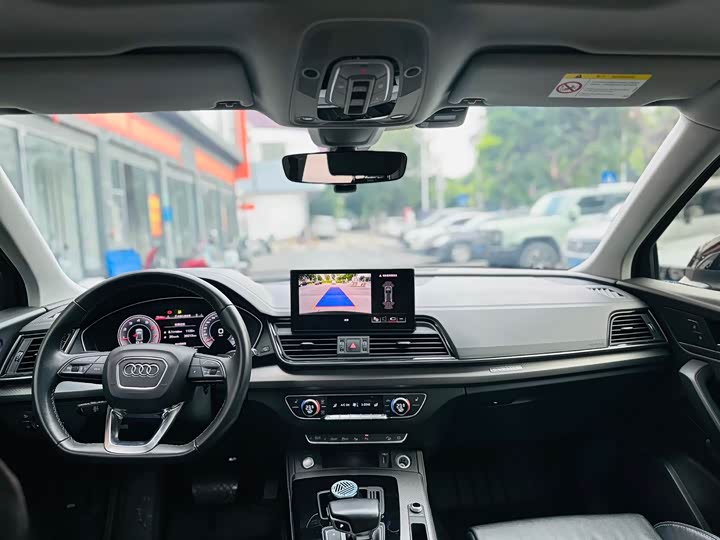 Фото 8 - Audi Q5L