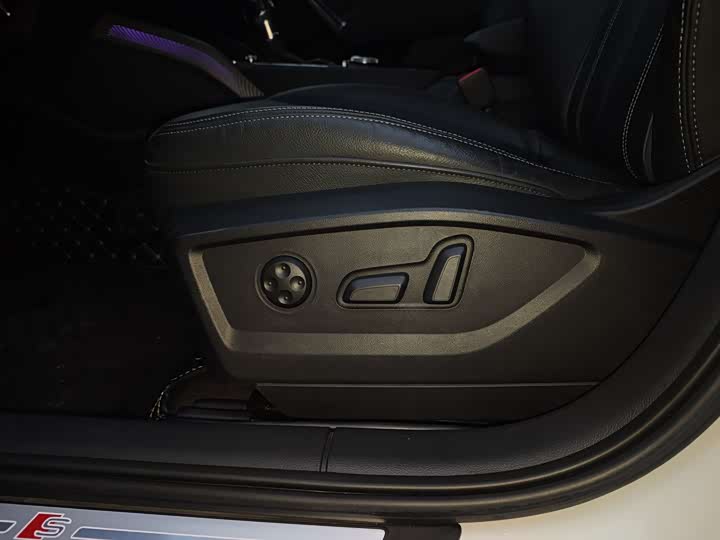 Фото 16 - Audi Q2L