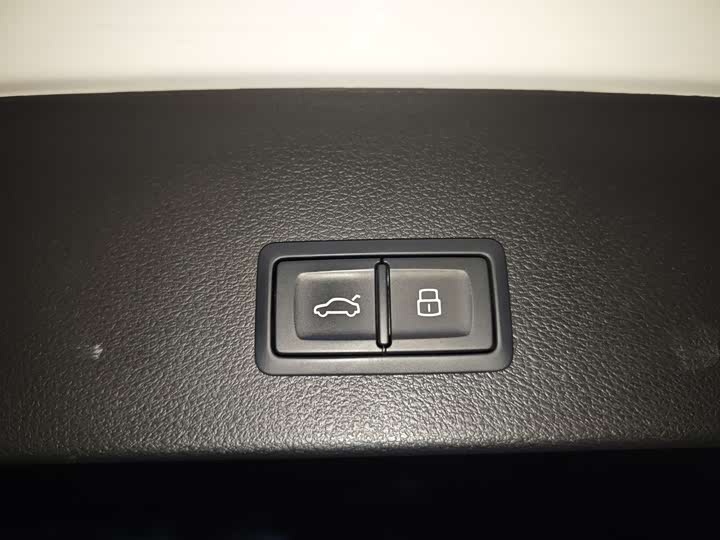 Фото 17 - Audi Q2L