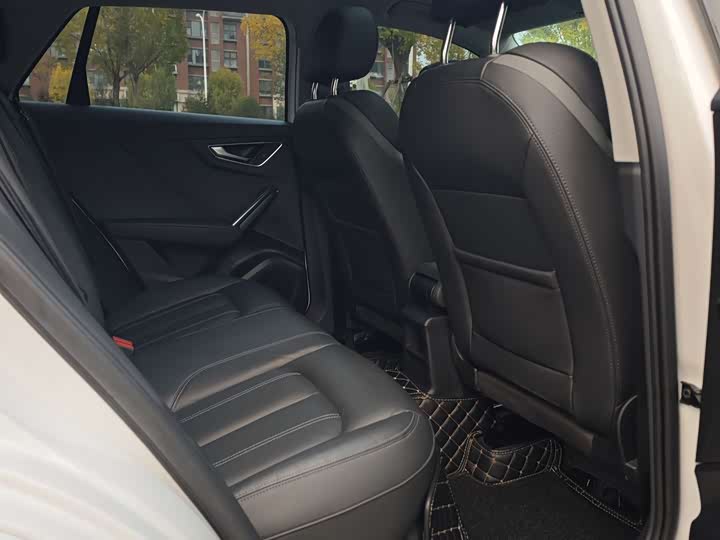 Фото 20 - Audi Q2L