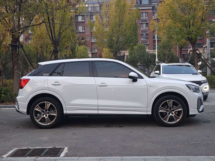 Фото 4 - Audi Q2L