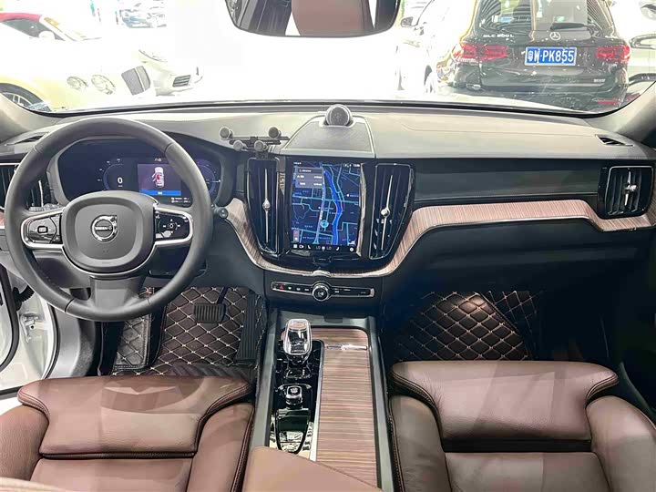 Фото 13 - Volvo XC60 Hybrid