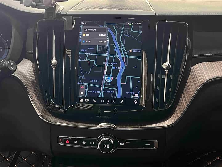 Фото 15 - Volvo XC60 Hybrid