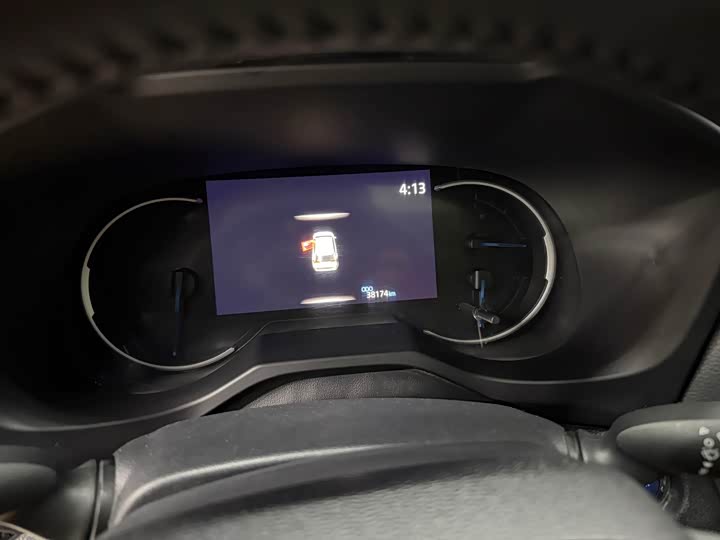 Фото 9 - Toyota RAV4