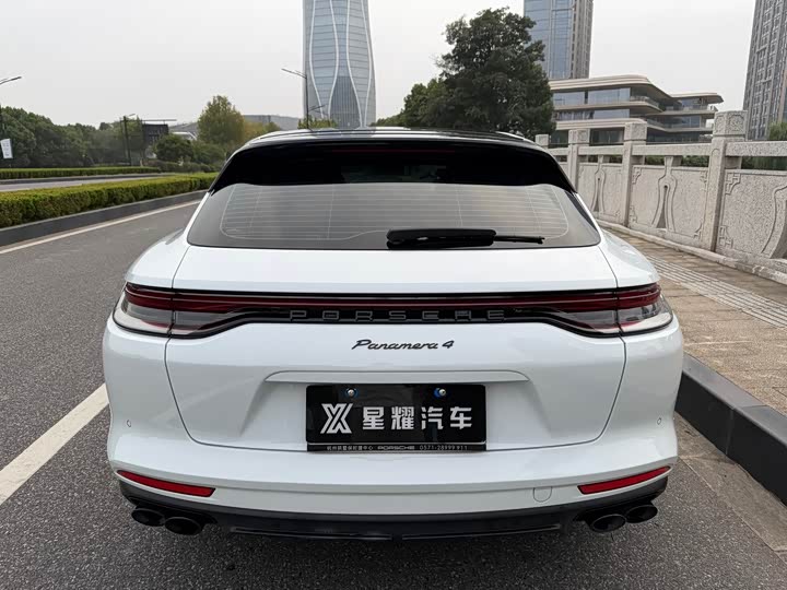 Фото 7 - Porsche Panamera