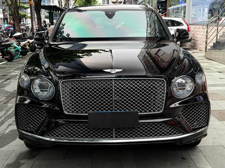Фото 11 - Bentley Bentayga