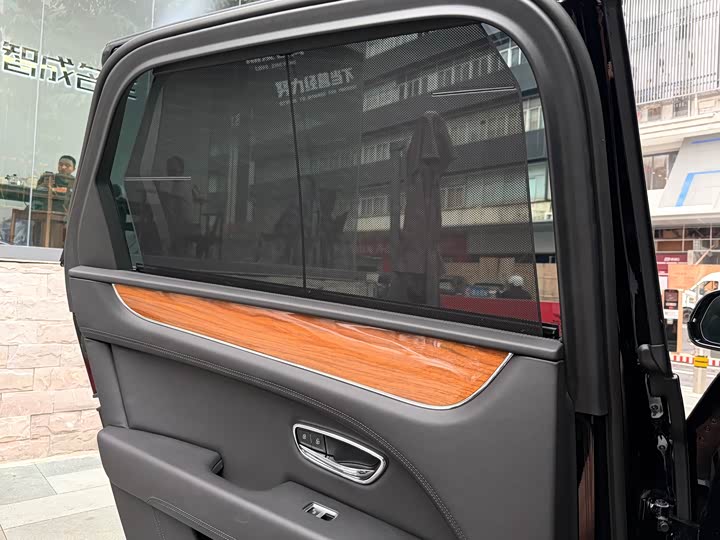 Фото 27 - Bentley Bentayga