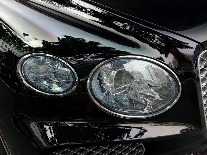 Фото 30 - Bentley Bentayga