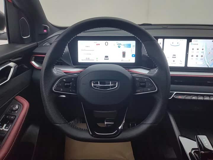 Фото 15 - Geely Coolray