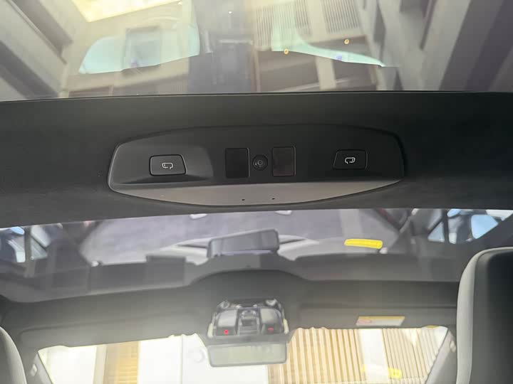 Фото 14 - HiPhi Z