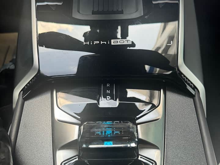 Фото 20 - HiPhi Z