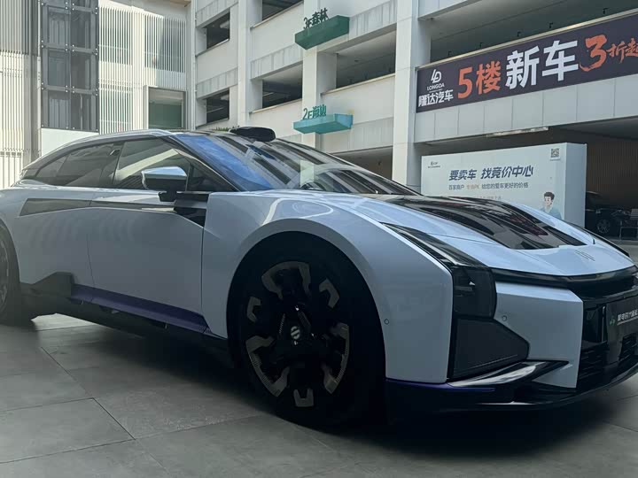 Фото 3 - HiPhi Z