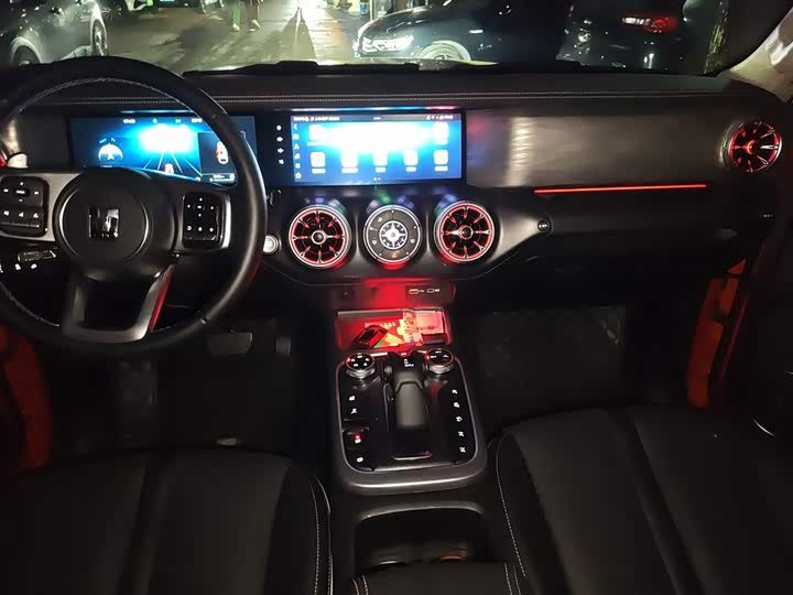 Фото 6 - Tank 300